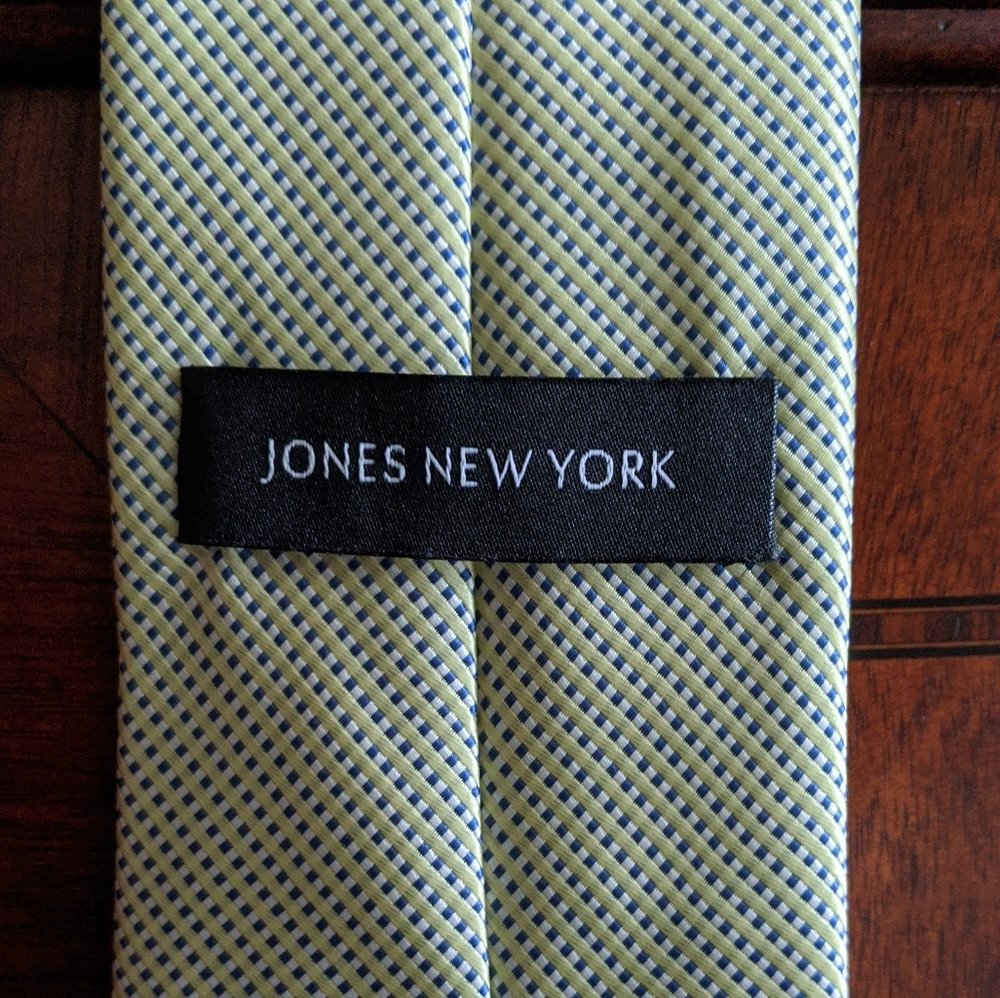 Yellow Tie - Picture 3 of 5